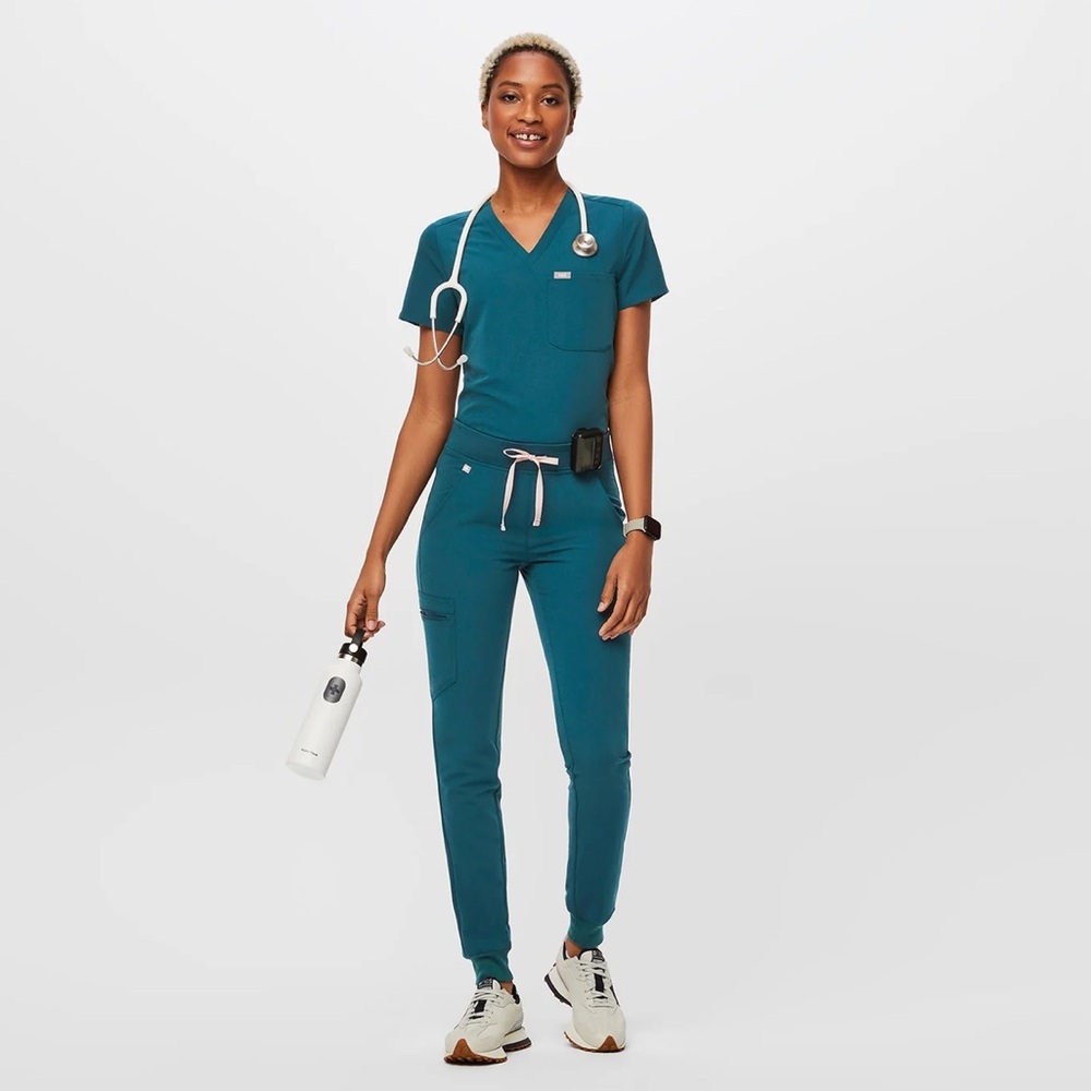 FIGS Caribbean scrubs set